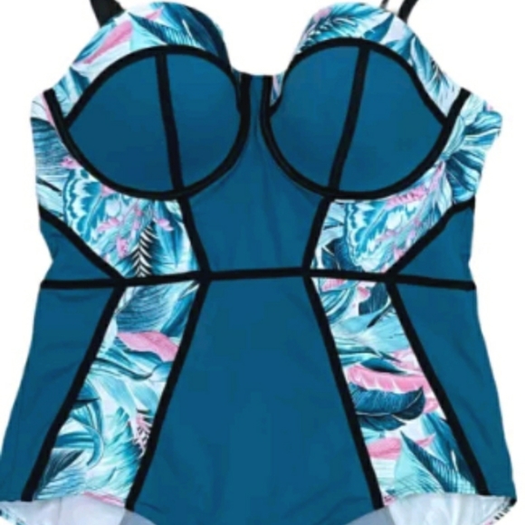 NWOT, TORRID SIZE 2 DD-F BATHING SUIT - Picture 2 of 6